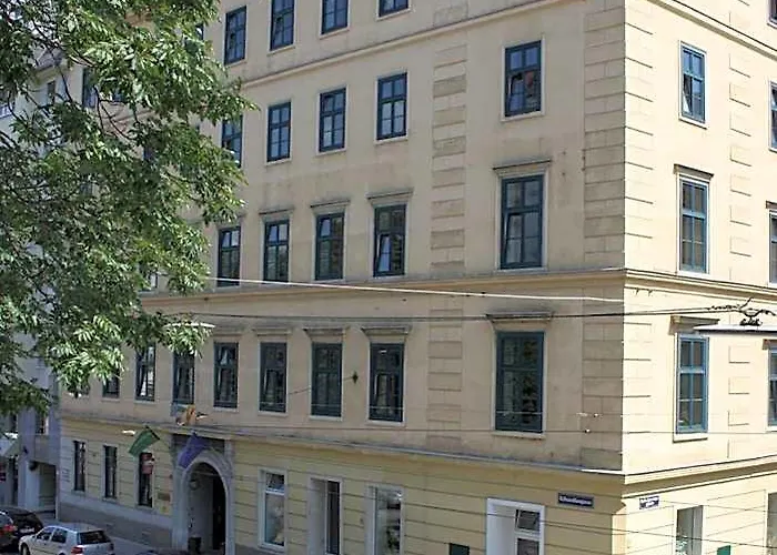 Porzellaneum 3*